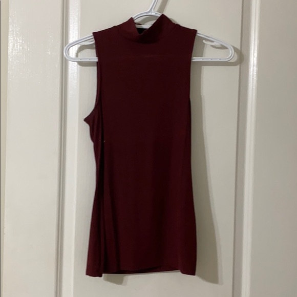 Tops - High neck sleeveless shirt - Burgundy